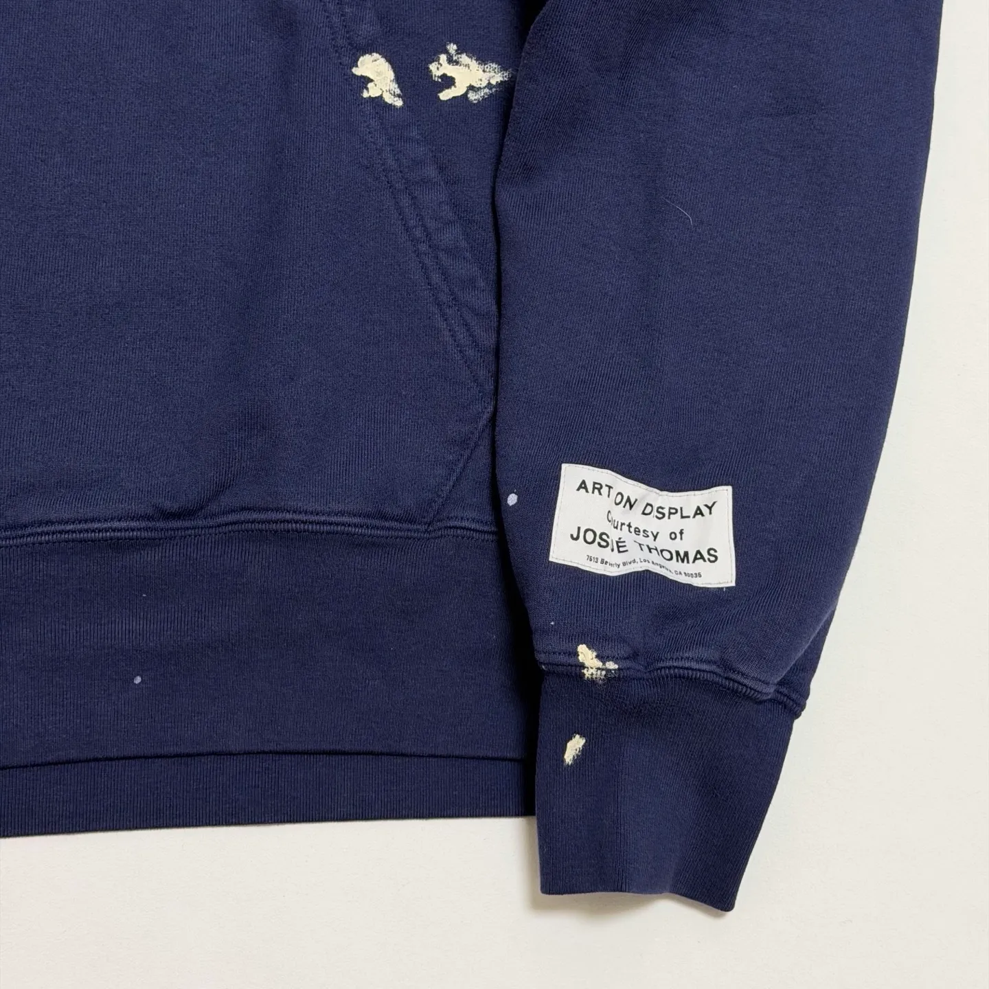 GALLERY DEPT. PAINT LOGO HOODIE/Vintage Navy Purple English graffiti distressed hoodie Purple S-XL Front panel GD ENGLISH logo Enlarged back logo Ready-to-wear belt printed with wash and distressed Made with faded distressed texture There is "Art on Display" pattern patch on the cuffs All painted by old craftsmen with splashes of ink Original mold opening Fabric custom woven and dyed Perfect reproduction of the correct version